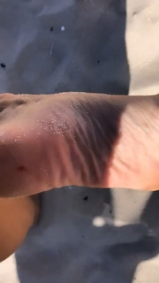 Aline Campos feet photo thumbnail