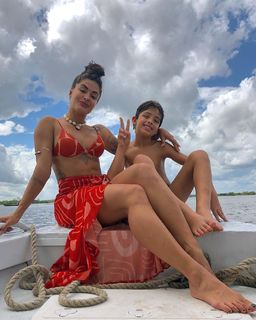 Aline Campos feet photo thumbnail