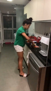 Aline Campos feet photo thumbnail