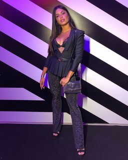 Aline Campos feet photo thumbnail