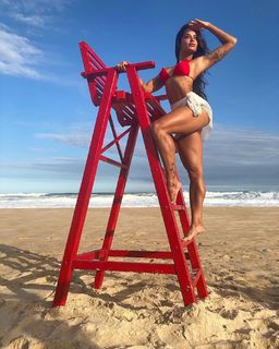 Aline Campos feet photo thumbnail