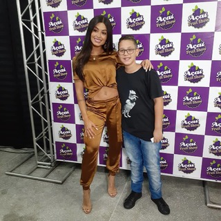 Aline Campos feet photo thumbnail