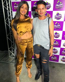 Aline Campos feet photo thumbnail