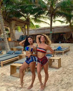 Aline Campos feet photo thumbnail