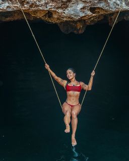 Aline Campos feet photo thumbnail