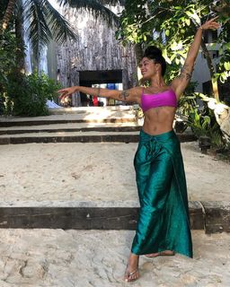 Aline Campos feet photo thumbnail