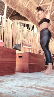 Aline Campos feet photo thumbnail