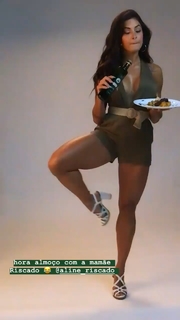 Aline Campos feet photo thumbnail