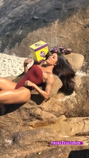 Aline Campos feet photo thumbnail