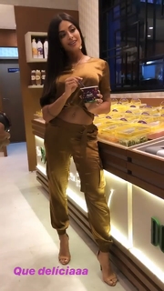 Aline Campos feet photo thumbnail