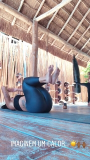 Aline Campos feet photo thumbnail