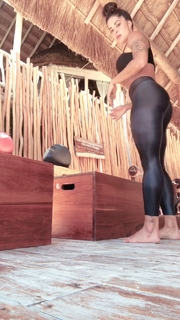 Aline Campos feet photo thumbnail