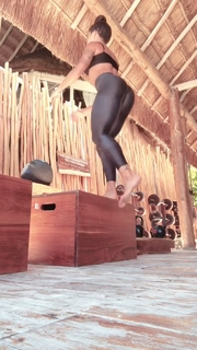 Aline Campos feet photo thumbnail