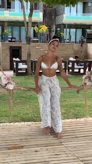 Aline Campos feet photo thumbnail