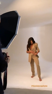 Aline Campos feet photo thumbnail