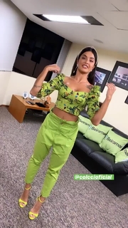 Aline Campos feet photo thumbnail