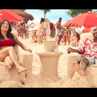 Aline Campos feet photo thumbnail