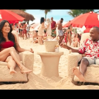 Aline Campos feet photo thumbnail