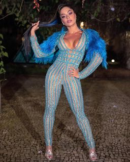 Aline Campos feet photo thumbnail