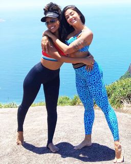 Aline Campos feet photo thumbnail