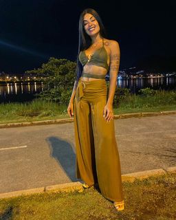 Aline Campos feet photo thumbnail