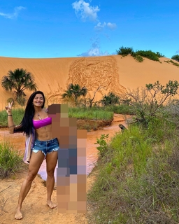 Aline Campos feet photo thumbnail