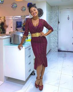 Aline Campos feet photo thumbnail