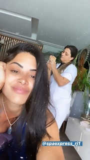 Aline Campos feet photo thumbnail