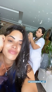 Aline Campos feet photo thumbnail