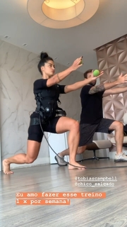 Aline Campos feet photo thumbnail