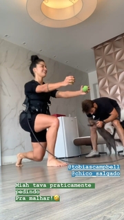Aline Campos feet photo thumbnail
