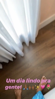 Aline Campos feet photo thumbnail