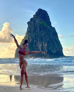 Aline Campos feet photo thumbnail