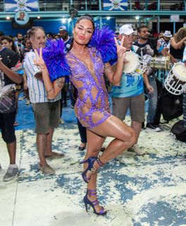 Aline Campos feet photo thumbnail