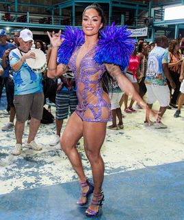 Aline Campos feet photo thumbnail