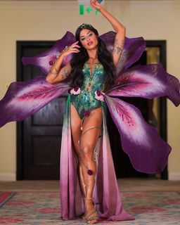 Aline Campos feet photo thumbnail