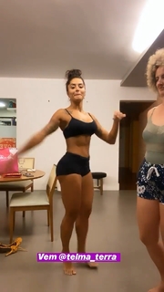 Aline Campos feet photo thumbnail