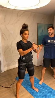 Aline Campos feet photo thumbnail