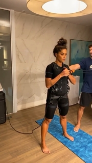 Aline Campos feet photo thumbnail