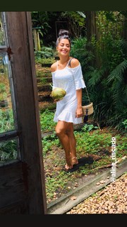 Aline Campos feet photo thumbnail