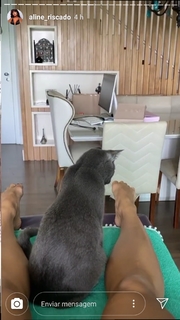 Aline Campos feet photo thumbnail