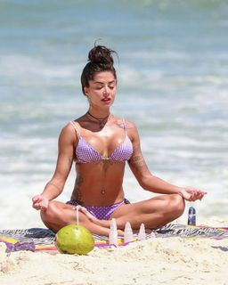 Aline Campos feet photo thumbnail