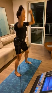 Aline Campos feet photo thumbnail