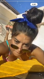 Aline Campos feet photo thumbnail