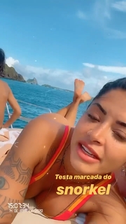 Aline Campos feet photo thumbnail