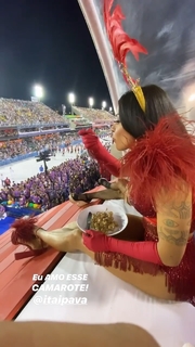 Aline Campos feet photo thumbnail