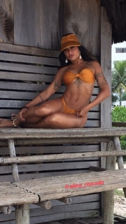 Aline Campos feet photo thumbnail