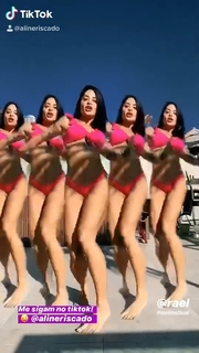 Aline Campos feet photo thumbnail