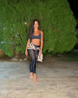 Aline Campos feet photo thumbnail