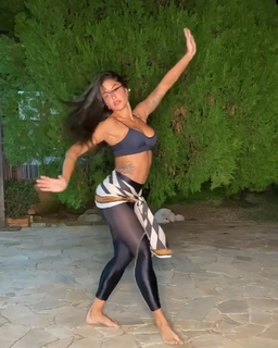 Aline Campos feet photo thumbnail